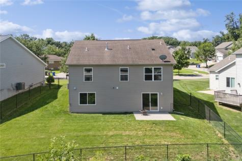 2121 Rosewood Drive NW Cedar Rapids IA 52405