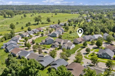 2121 Rosewood Drive NW Cedar Rapids IA 52405