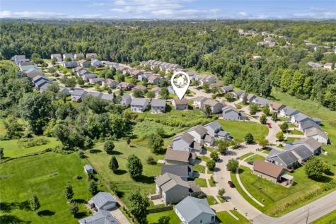 2121 Rosewood Drive NW Cedar Rapids IA 52405