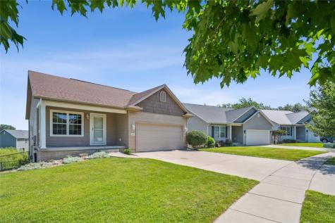 2121 Rosewood Drive NW Cedar Rapids IA 52405