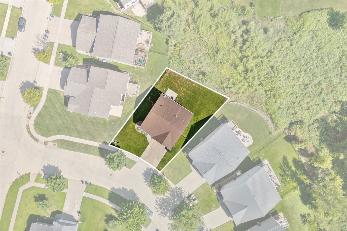 2121 Rosewood Drive NW Cedar Rapids IA 52405