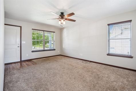 2121 Rosewood Drive NW Cedar Rapids IA 52405