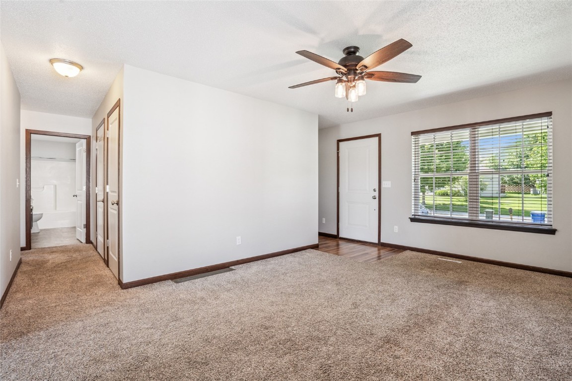 2121 Rosewood Drive NW Cedar Rapids IA 52405