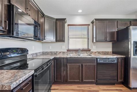 2121 Rosewood Drive NW Cedar Rapids IA 52405