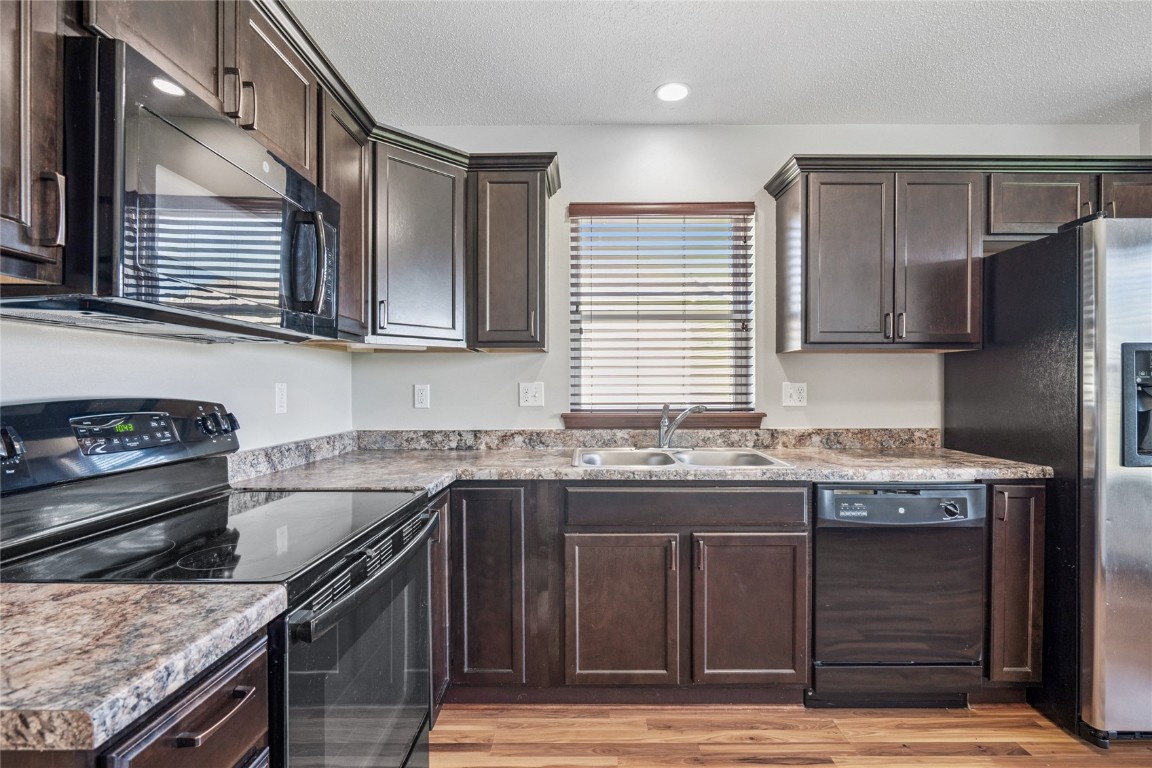 2121 Rosewood Drive NW Cedar Rapids IA 52405