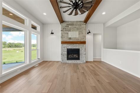 8818 Zeppelin Avenue Cedar Rapids IA 52402