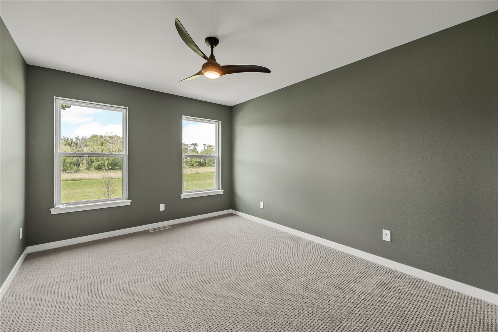 8818 Zeppelin Avenue Cedar Rapids IA 52402