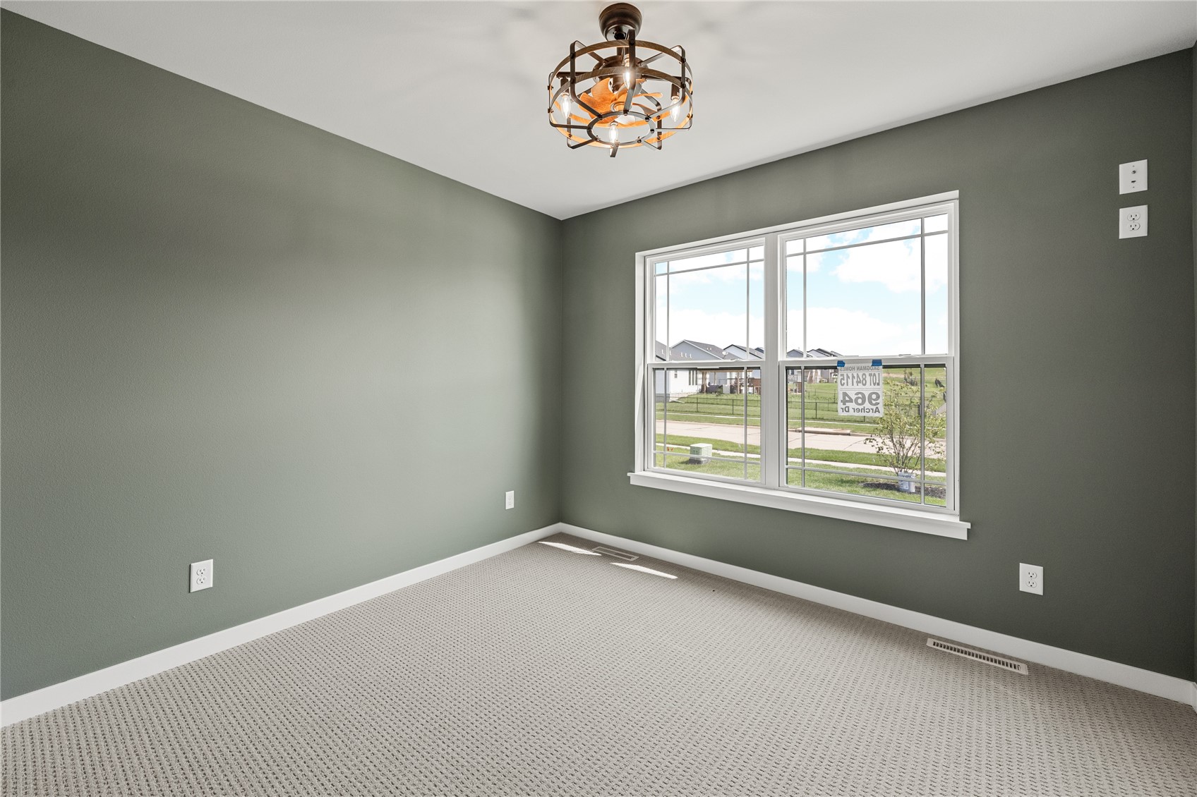 8818 Zeppelin Avenue Cedar Rapids IA 52402