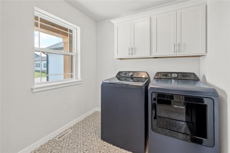 8818 Zeppelin Avenue Cedar Rapids IA 52402