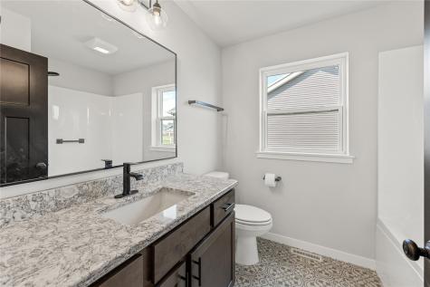 8818 Zeppelin Avenue Cedar Rapids IA 52402