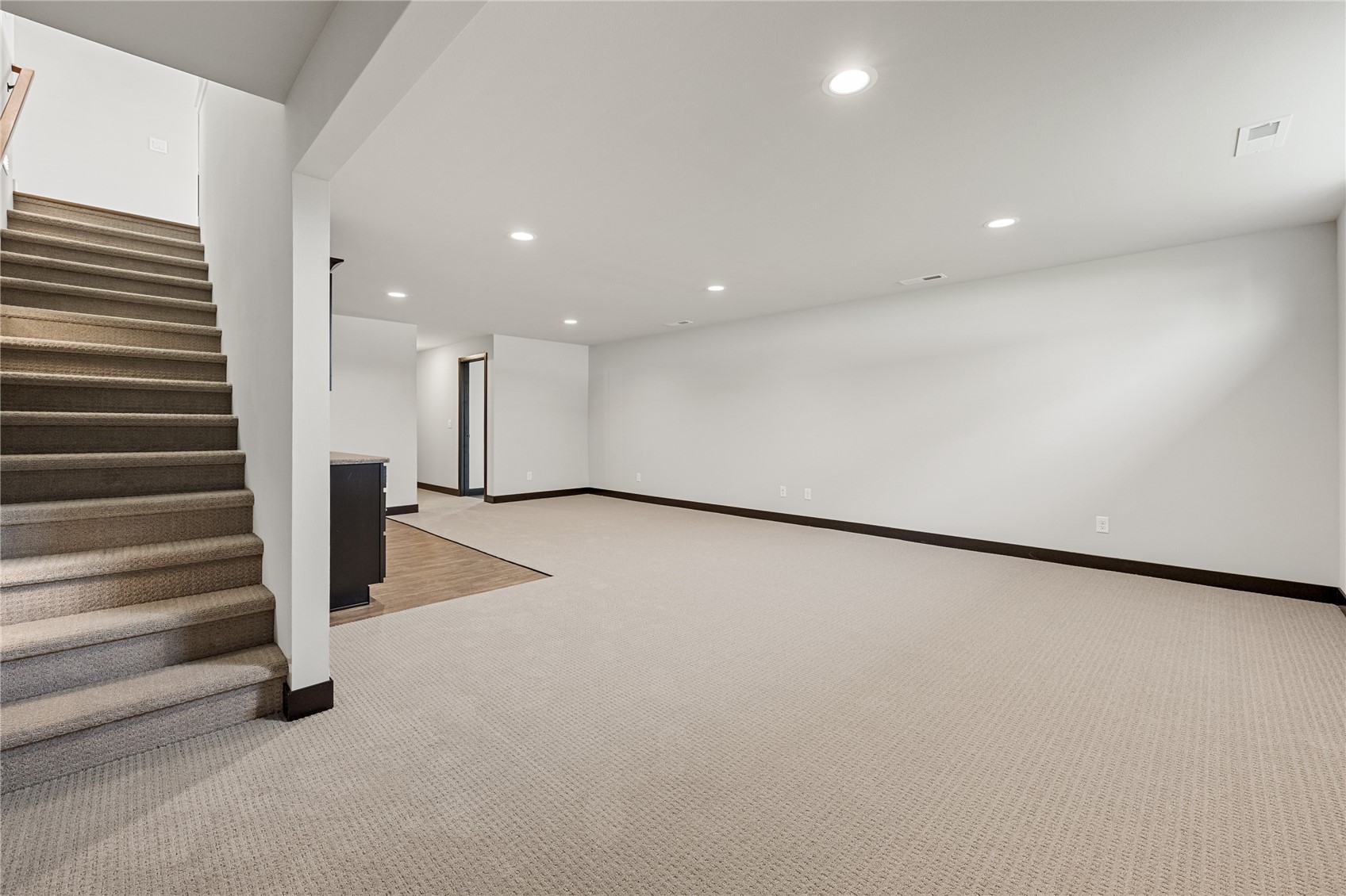 8818 Zeppelin Avenue Cedar Rapids IA 52402
