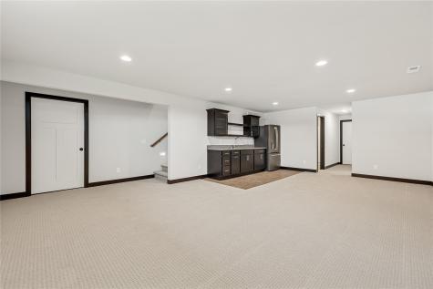 8818 Zeppelin Avenue Cedar Rapids IA 52402