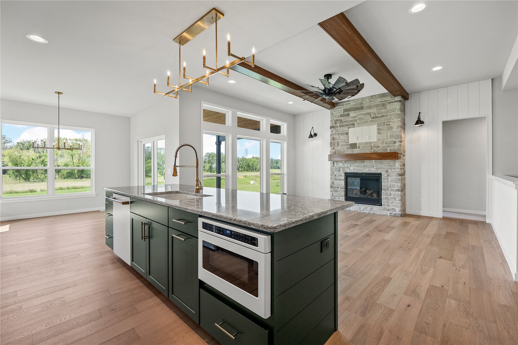 8818 Zeppelin Avenue Cedar Rapids IA 52402