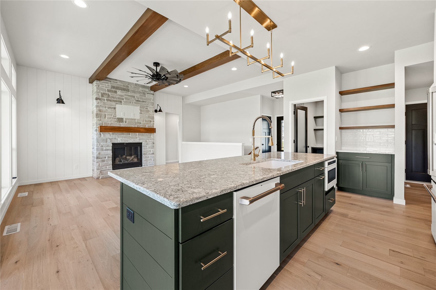 8818 Zeppelin Avenue Cedar Rapids IA 52402