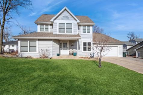 1612 Hidden Hollow Lane NW Cedar Rapids IA 52405