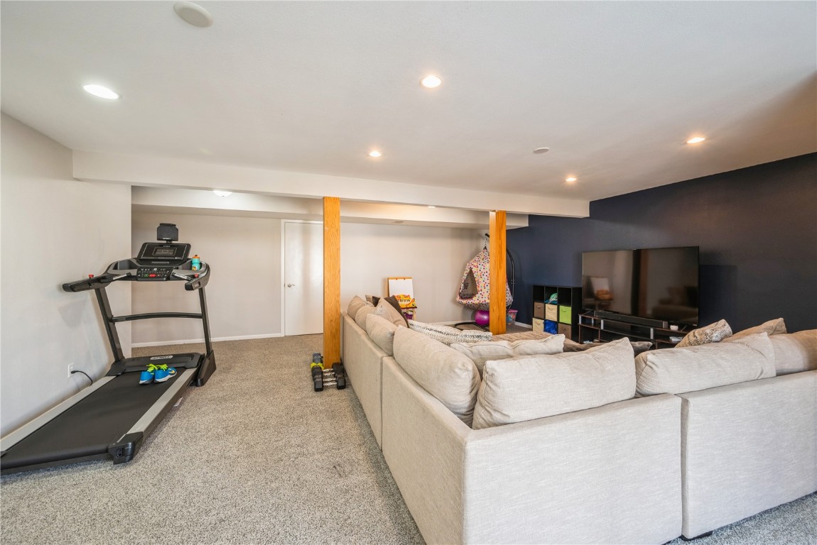 1612 Hidden Hollow Lane NW Cedar Rapids IA 52405