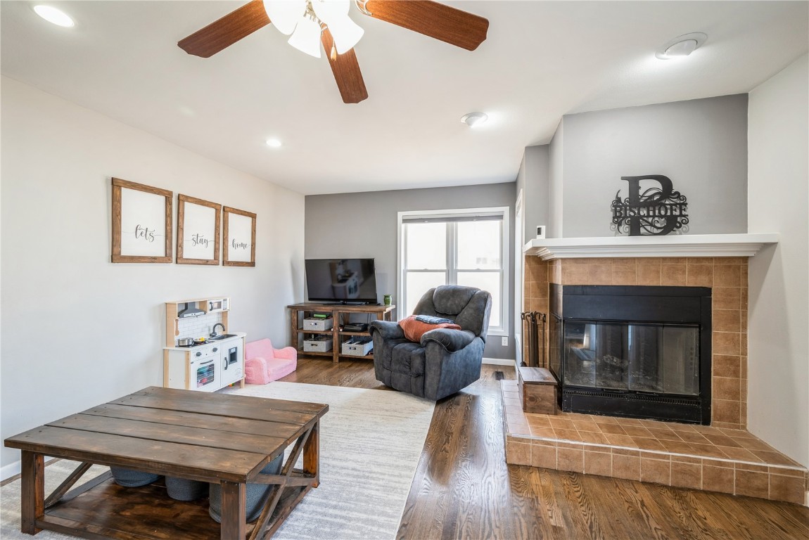1612 Hidden Hollow Lane NW Cedar Rapids IA 52405