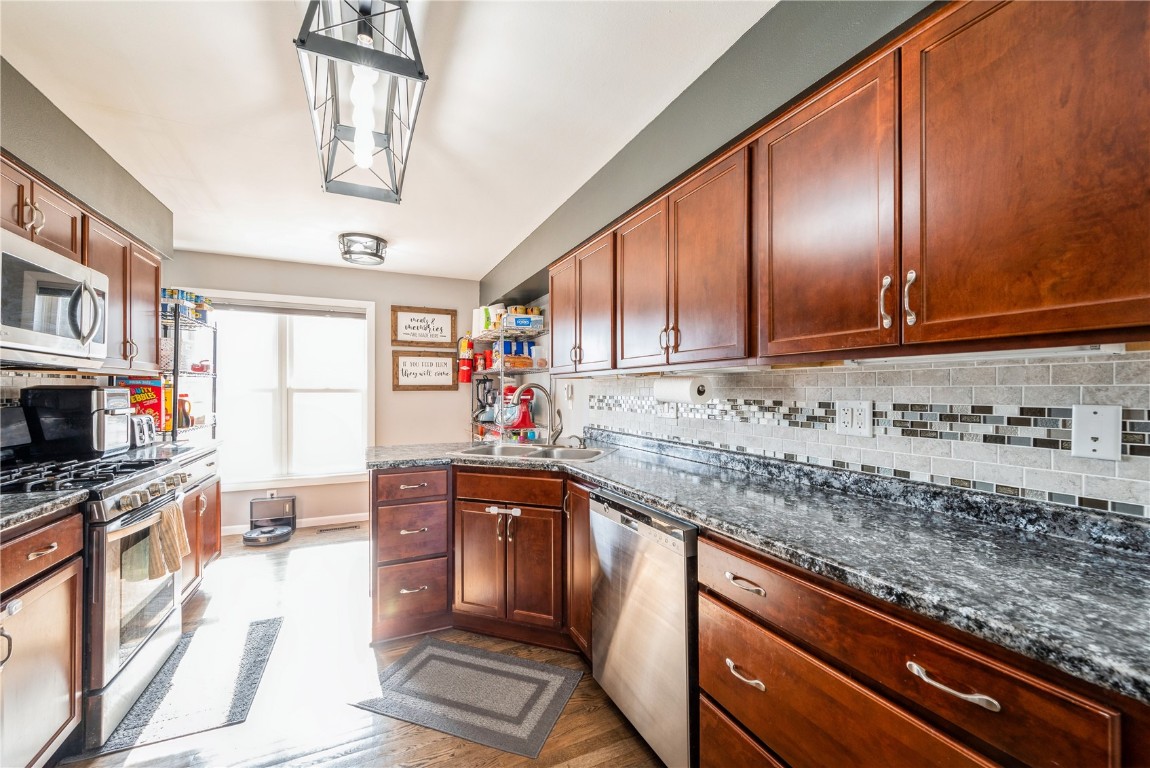 1612 Hidden Hollow Lane NW Cedar Rapids IA 52405