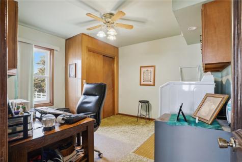 1633 150th Street Mt Pleasant IA 52641