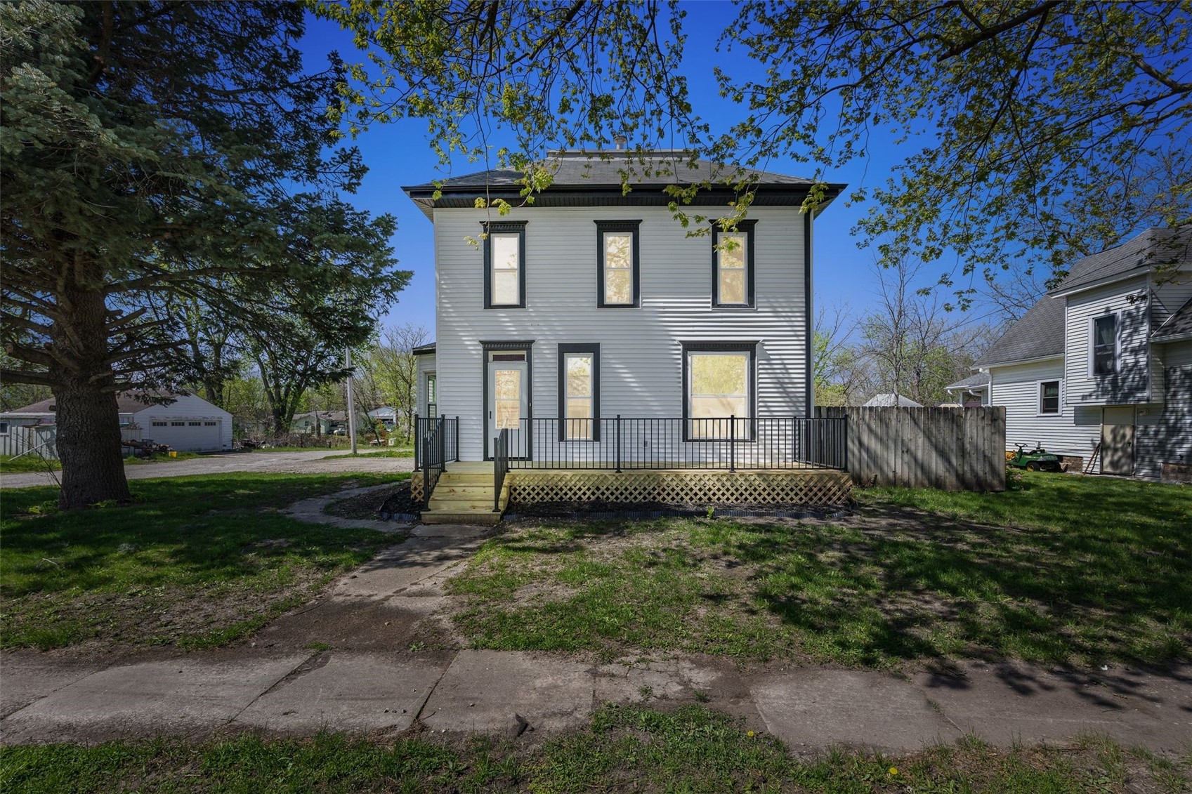1003 Franklin Street Center Point IA 52213