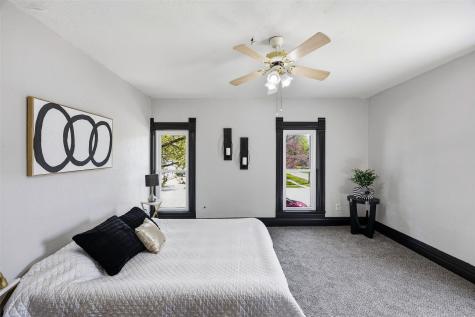 1003 Franklin Street Center Point IA 52213