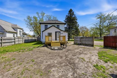 1003 Franklin Street Center Point IA 52213