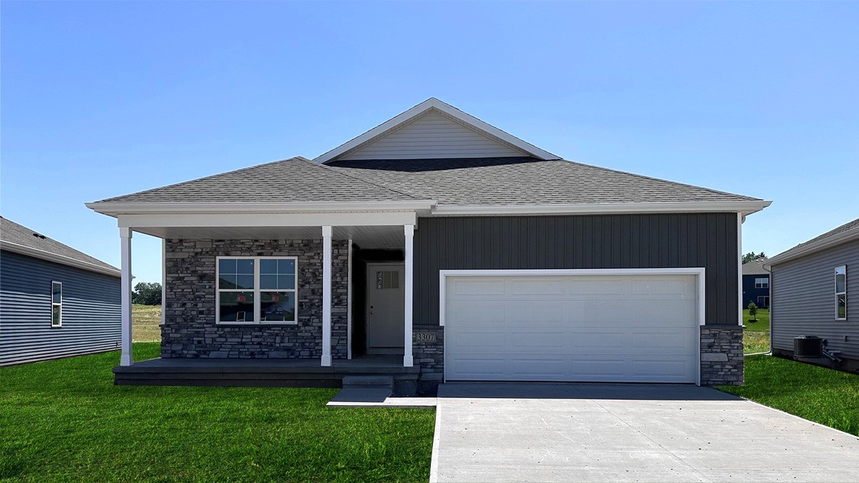 2713 Prairielight Drive Hiawatha IA 52233