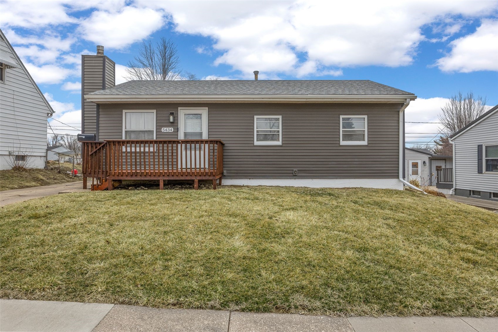 5434 Gordon Avenue NW Cedar Rapids IA 52405