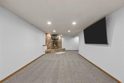 5434 Gordon Avenue NW Cedar Rapids IA 52405
