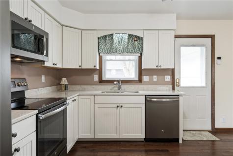 1630 Woodside Court NW Cedar Rapids IA 52405
