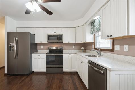 1630 Woodside Court NW Cedar Rapids IA 52405