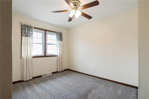 1630 Woodside Court NW Cedar Rapids IA 52405