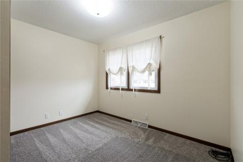 1630 Woodside Court NW Cedar Rapids IA 52405