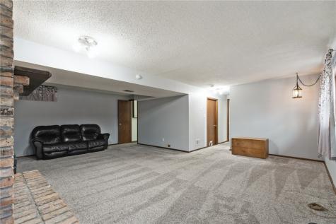 1630 Woodside Court NW Cedar Rapids IA 52405
