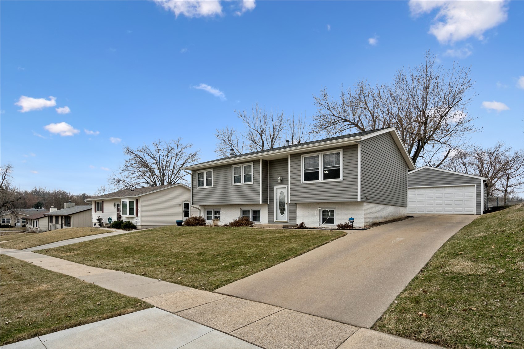 1630 Woodside Court NW Cedar Rapids IA 52405