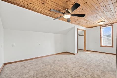 82 7th Street S Central City IA 52214