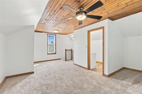 82 7th Street S Central City IA 52214
