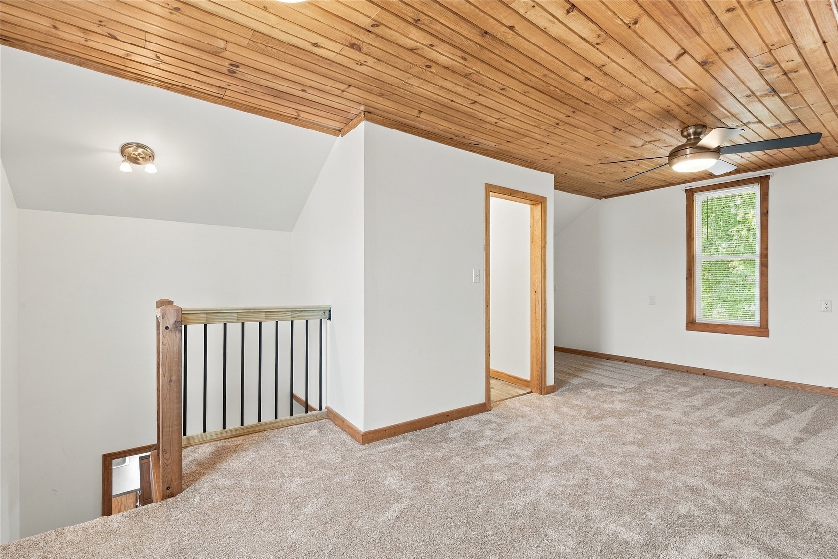82 7th Street S Central City IA 52214