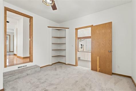 82 7th Street S Central City IA 52214