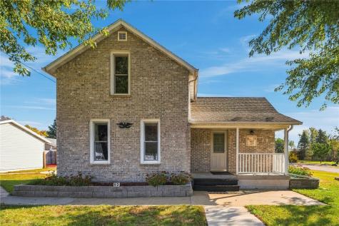 82 7th Street S Central City IA 52214
