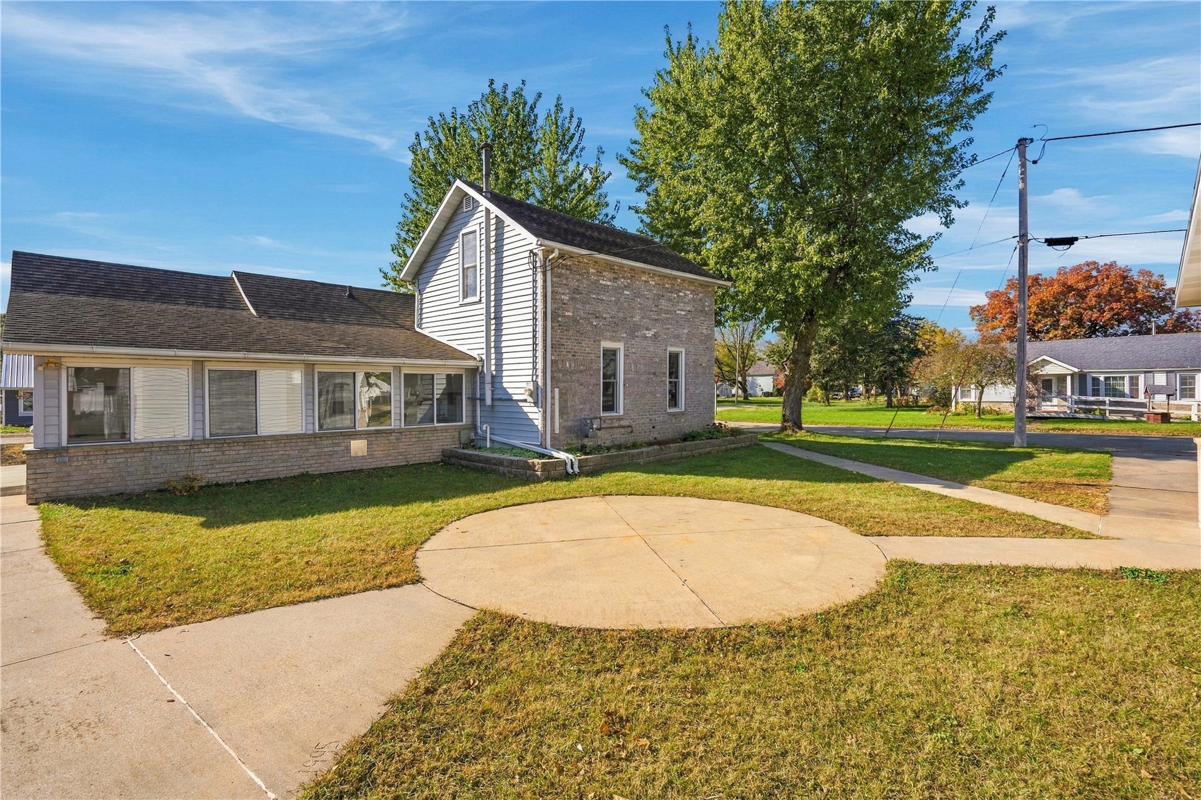 82 7th Street S Central City IA 52214