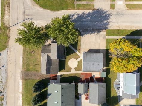 82 7th Street S Central City IA 52214