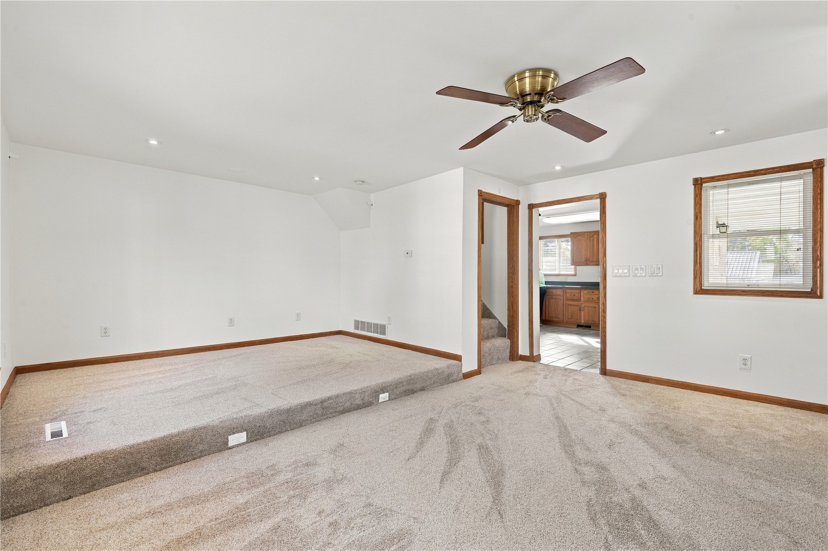 82 7th Street S Central City IA 52214