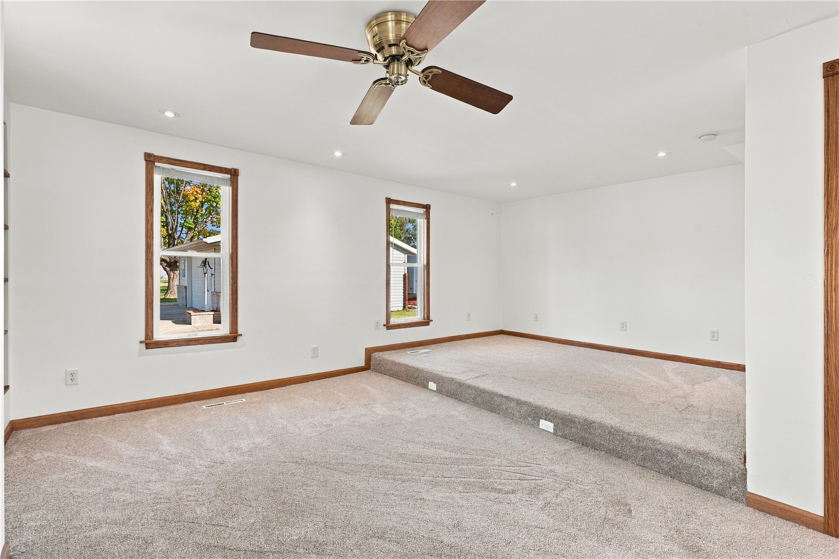 82 7th Street S Central City IA 52214
