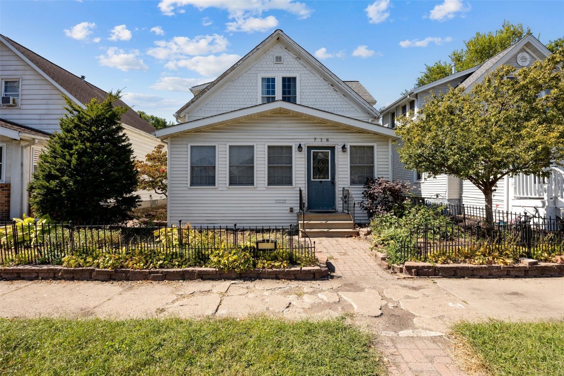 716 8th Street SW Cedar Rapids IA 52404