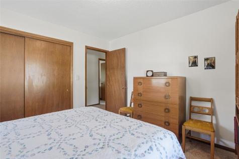 2613 Hillside Drive Iowa City IA 52245