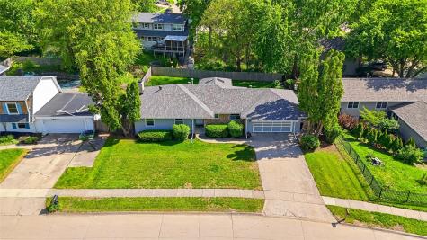 2613 Hillside Drive Iowa City IA 52245