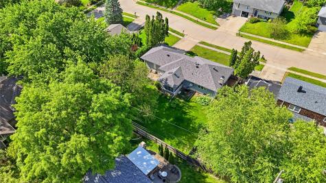 2613 Hillside Drive Iowa City IA 52245