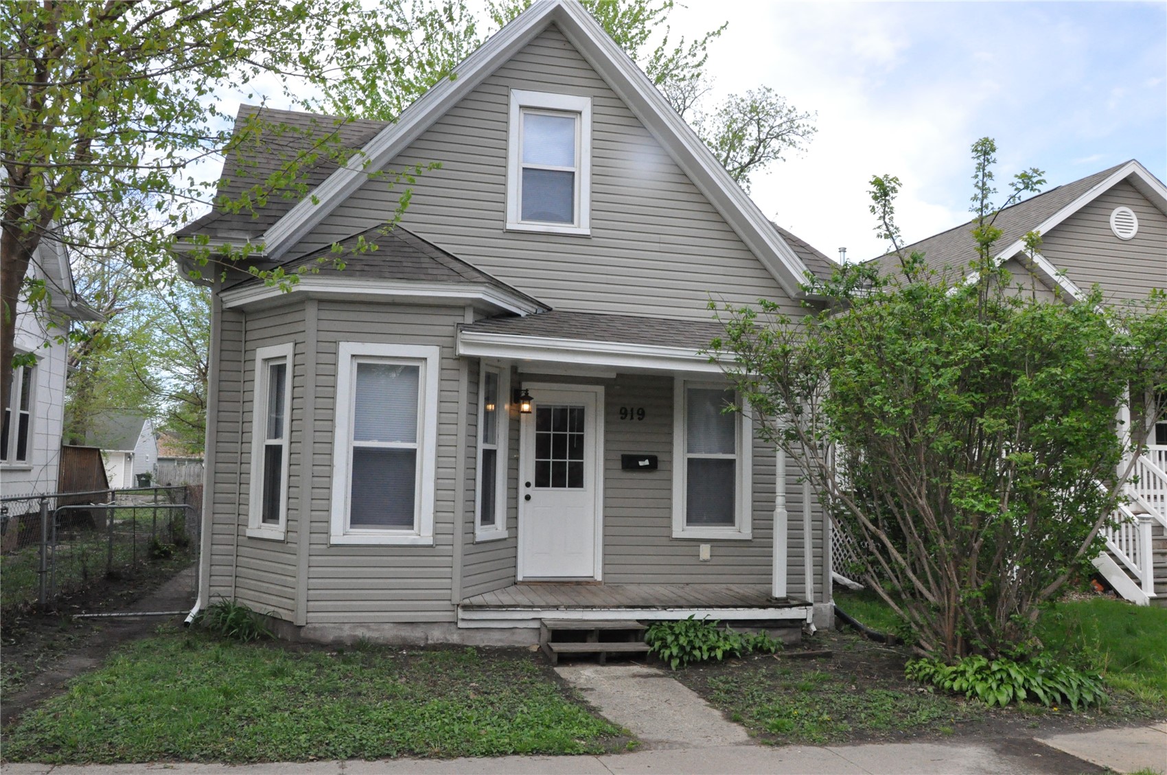 919 10th SE Cedar Rapids IA 52403