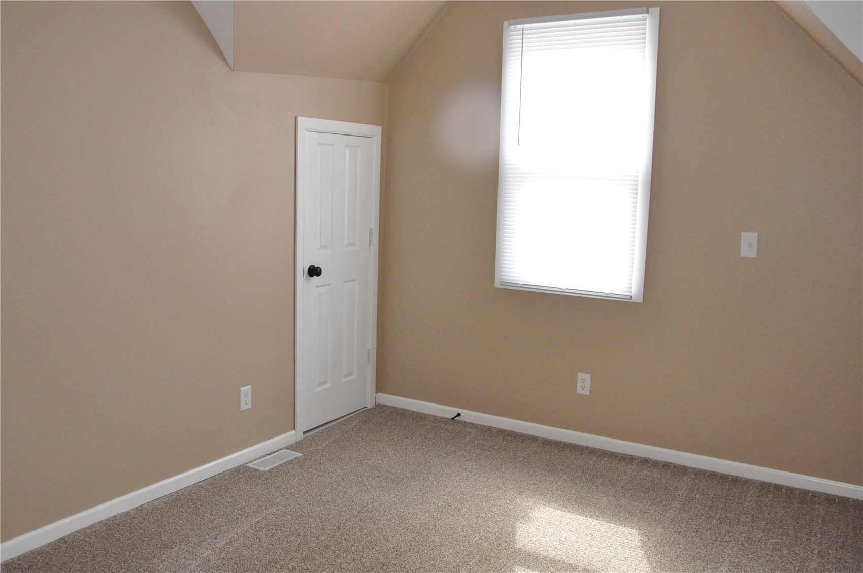 919 10th SE Cedar Rapids IA 52403